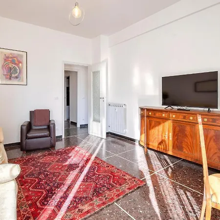 La Casa Del Comandante * جنوة